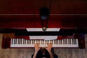 新年福利 | 超美的智能钢琴灯: 防蓝光、无频闪, 全面呵护琴童的眼睛 