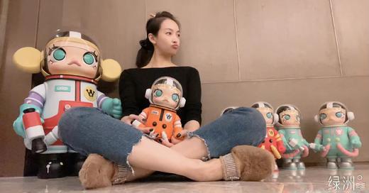 POPMART MEGA珍藏系列 1000% SPACE MOLLY 小画家 商品图2