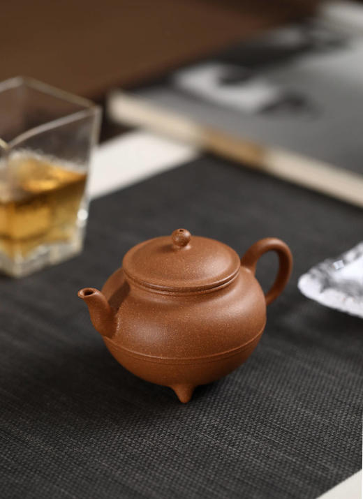 宜兴紫砂壶 「三足线」 黄龙山老段泥 作者杨晨 170ML 商品图2