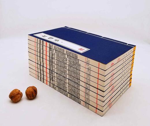 《绣像批评红楼梦》，线装，16开，全10册，上海古籍2012年版，定价1080，售价888元。品相9成。 商品图2