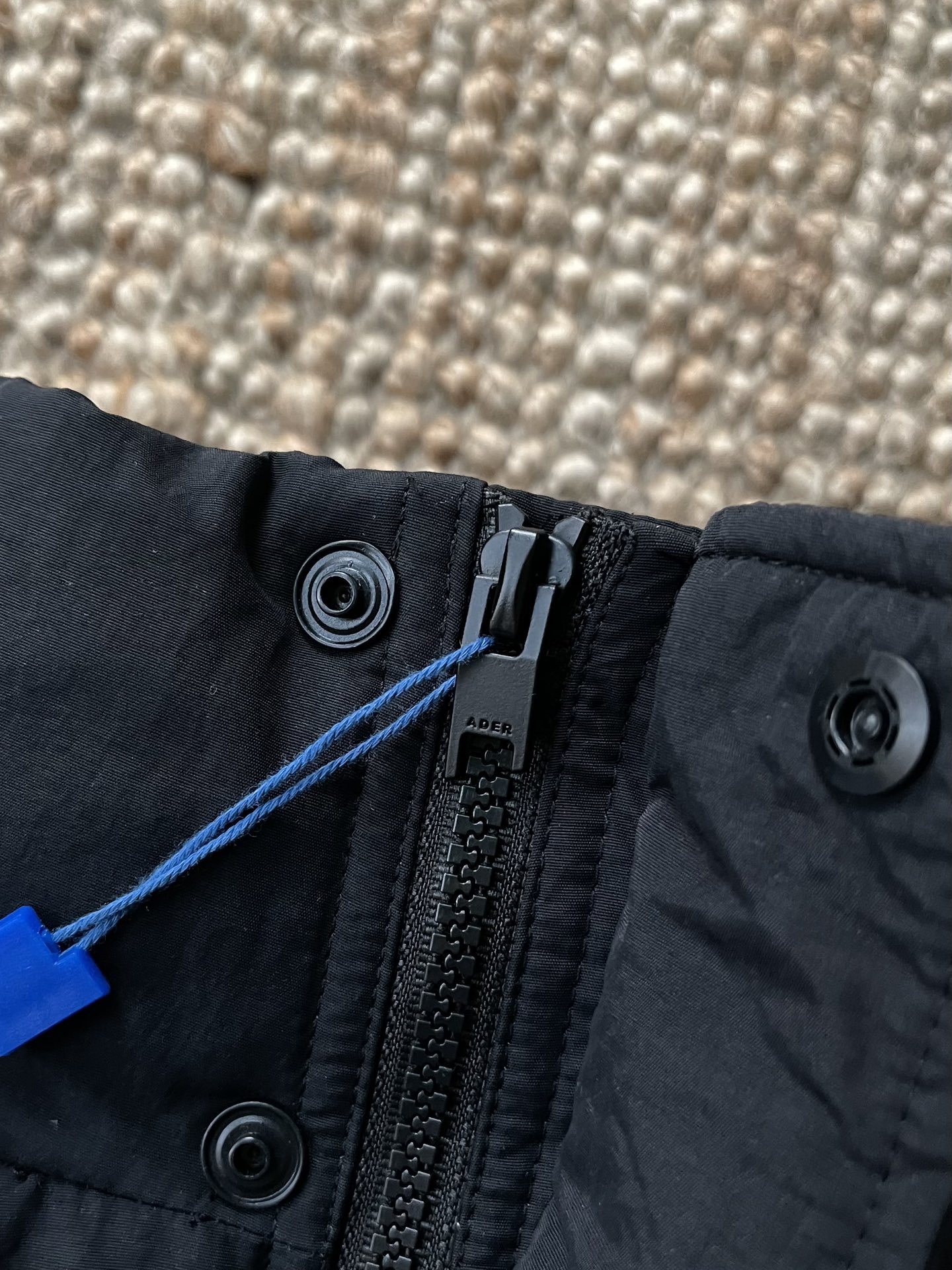 尺码:a1  a2  a3颜色:黑色 绿色 蓝色当之无愧的细节控,ader error