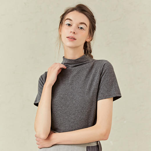 famecoco范可儿半高领打底衫女春内搭短袖t恤F221BB005 商品图1