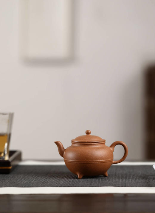 宜兴紫砂壶 「三足线」 黄龙山老段泥 作者杨晨 170ML 商品图4