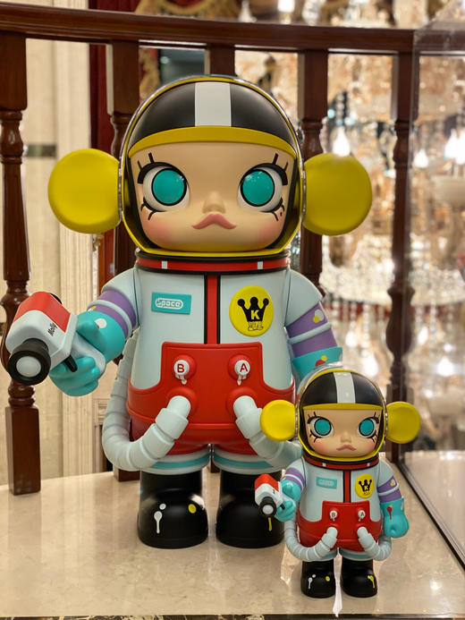 POPMART MEGA珍藏系列 1000% SPACE MOLLY 小画家 商品图1