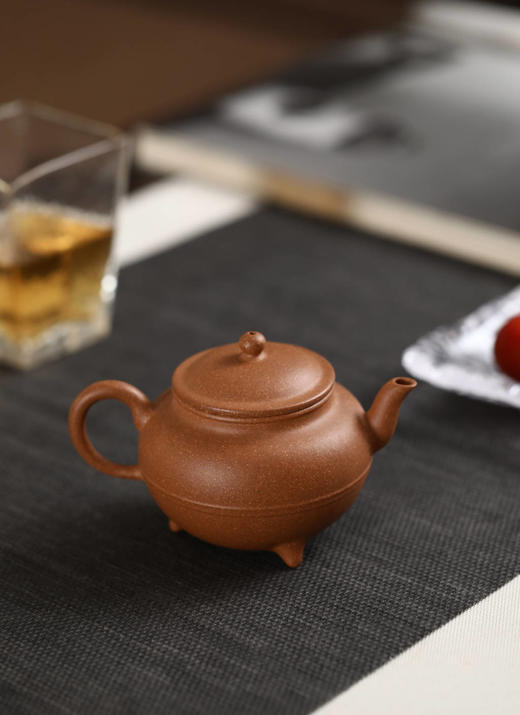 宜兴紫砂壶 「三足线」 黄龙山老段泥 作者杨晨 170ML 商品图1