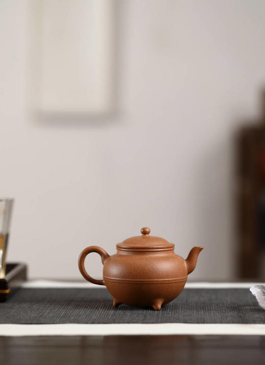 宜兴紫砂壶 「三足线」 黄龙山老段泥 作者杨晨 170ML 商品图3