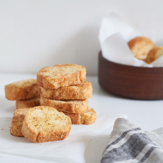 【预售 3天发货】AKAK艾伦的厨房 米其林厨师 手工现做法式经典面包片零食/坚果脆脆礼盒装 商品图11