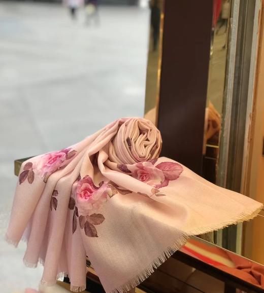 优品堂《花好月圆》精品羊毛围巾 商品图1