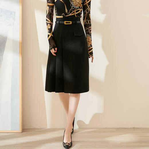 剩S 米思阳2024秋季新款时尚通勤不对称压褶收腰显瘦黑色半身裙0059 商品图0