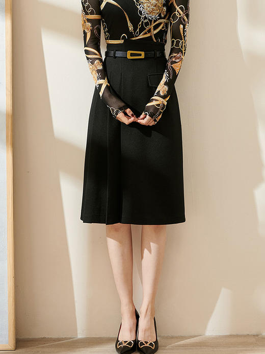 剩S 米思阳2024秋季新款时尚通勤不对称压褶收腰显瘦黑色半身裙0059 商品图1