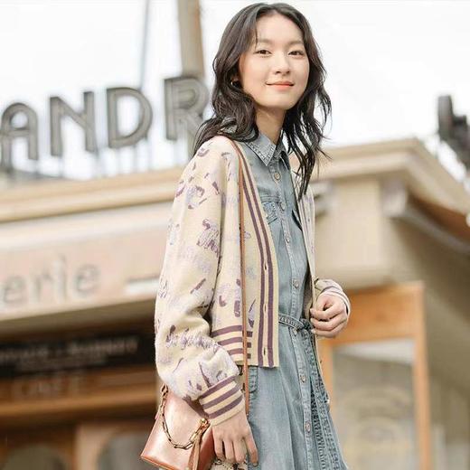 丽迪莎字母提花毛织外套KK11V3059 商品图0