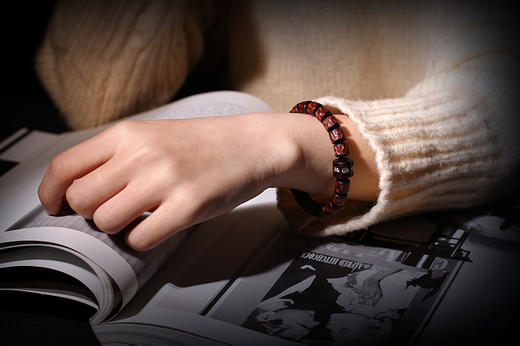 XYZT0219°紫檀嵌银六字真言手串 商品图3