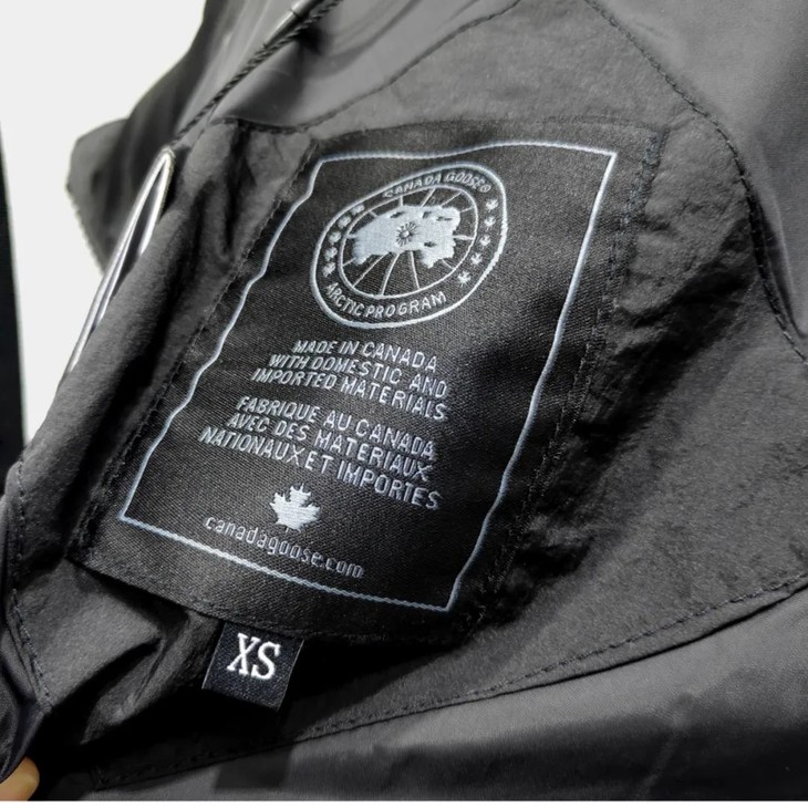 大鹅-黑标 连帽男女情侣同款羽绒服!