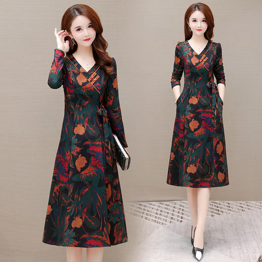 YWE ZRF21A9766印花大码气质连衣裙 商品图1