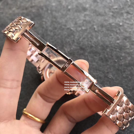 2017日内瓦表展新款积家约会系列大月相女士腕表，34x11mm，西铁城9015改cal.935A自动机械机芯，316精钢表壳，蓝宝石镜面，钢带或皮带可选，折叠扣，防水30米 商品图9