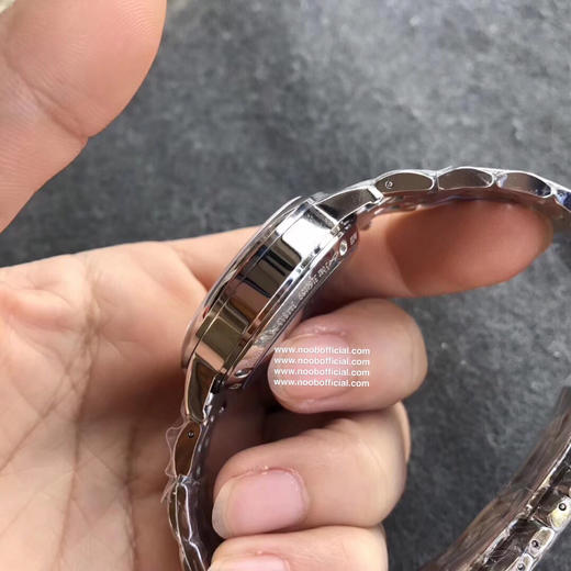 2017日内瓦表展新款积家约会系列大月相女士腕表，34x11mm，西铁城9015改cal.935A自动机械机芯，316精钢表壳，蓝宝石镜面，钢带或皮带可选，折叠扣，防水30米 商品图1