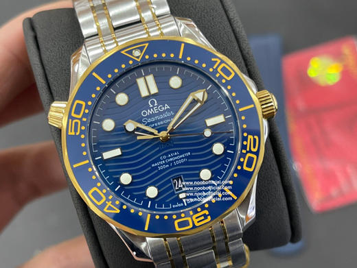 OM欧米茄全新海马300米42mm ，om购入原版1-1开模打造。男士腕表，自动机械机芯，硅胶表带，透底。 商品图2