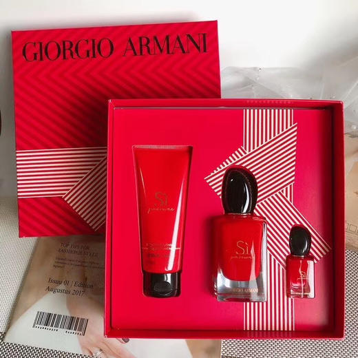 【YZ】Armani阿玛尼红色挚爱真情流露三件套装礼盒香水50ml+7ml+身体75 商品图0