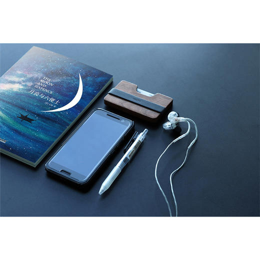 月亮与六便士(英文版) 世界经典文学名著完整收录，领略大师作品魅力，品味阅读的乐趣。英文版提供难词注释、配套音频、经典插画。 商品图2