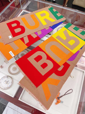 秋冬特惠💰350 人手一条推荐！BURBERRY巴宝莉新双面大字母围巾