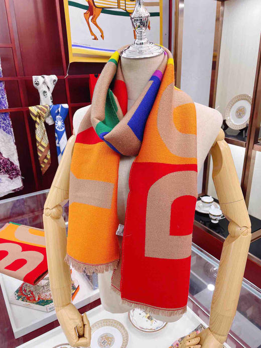 秋冬特惠💰350 人手一条推荐！BURBERRY巴宝莉新双面大字母围巾 商品图8