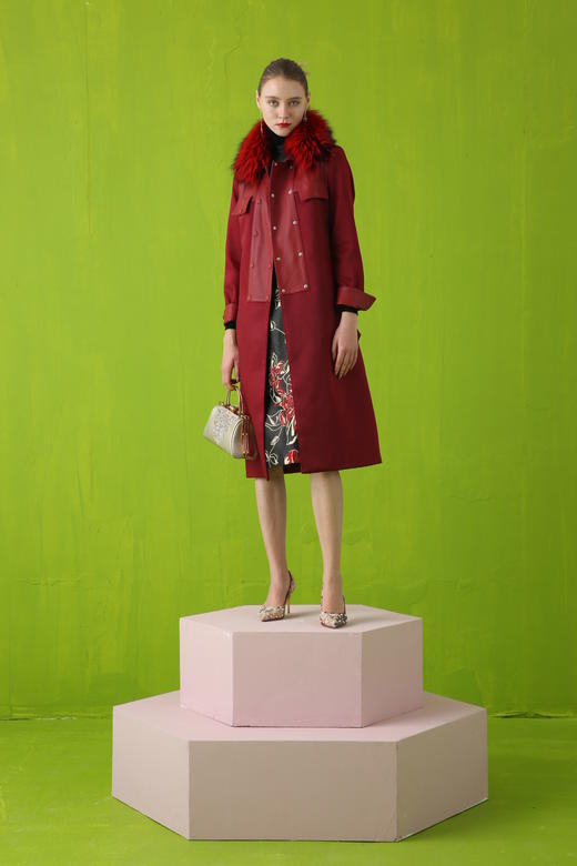 【伯妮斯茵】中长款贵气毛领长皮衣 6P4155 商品图3