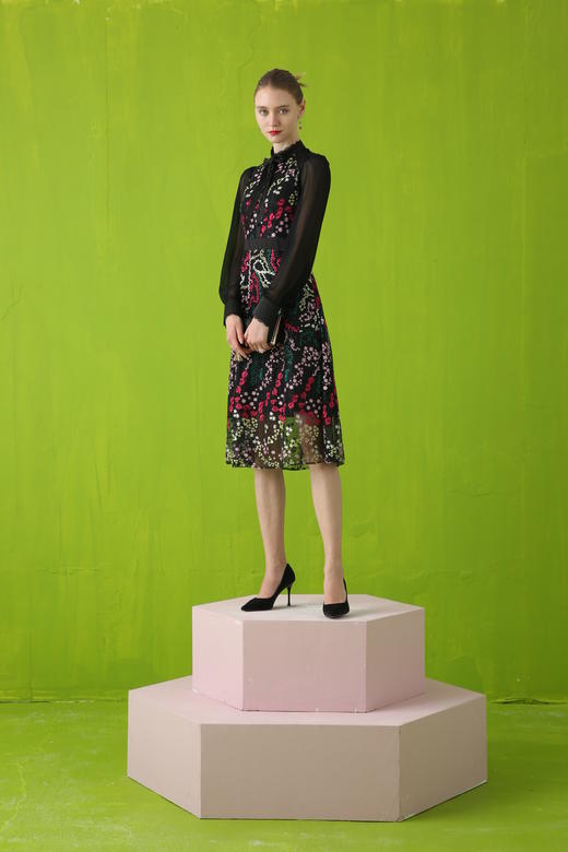 【伯妮斯茵】娴静刺绣蕾丝连衣裙 1S4073 商品图5