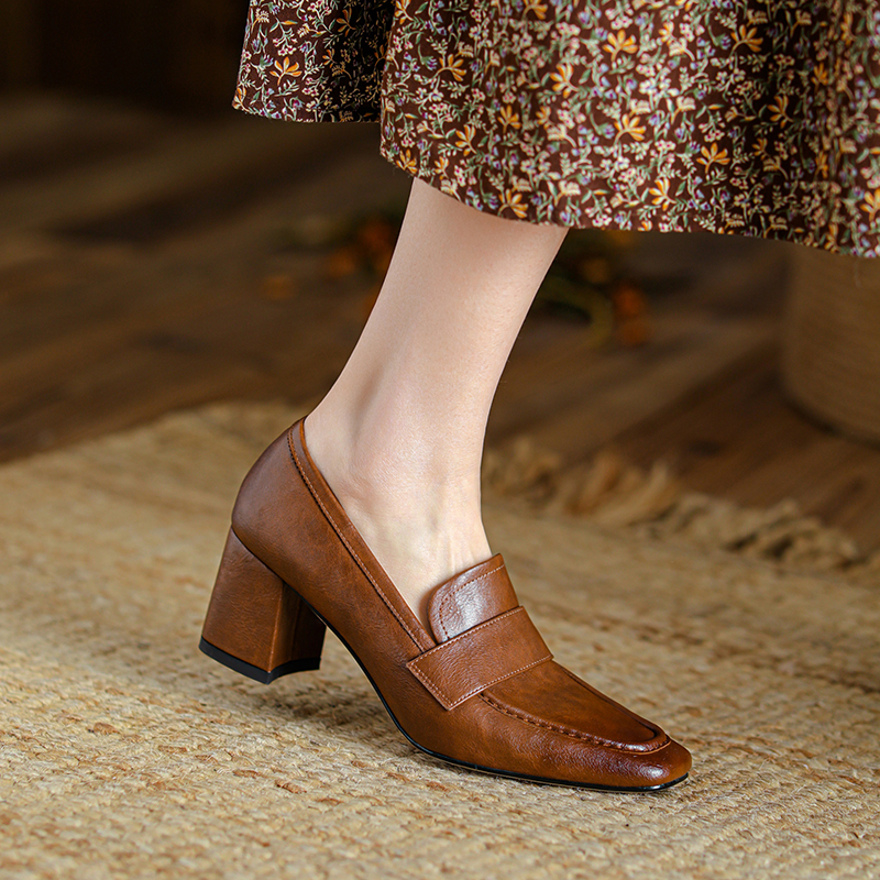 【预售5天】英伦复古风方头深口粗跟高跟小皮鞋春秋季新款大码优雅乐福鞋女NJMK-K122