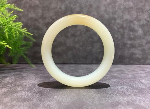 【御珠宫坊·传承系列】糖羊脂白玉手镯55mm 商品图6