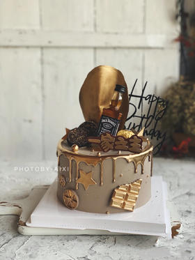 一家之主，装饰酒瓶，不可饮用