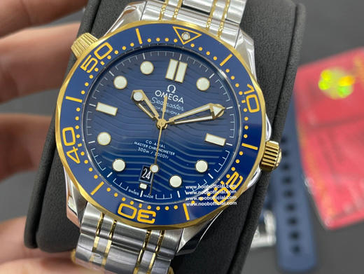 OM欧米茄全新海马300米42mm ，om购入原版1-1开模打造。男士腕表，自动机械机芯，硅胶表带，透底。 商品图4