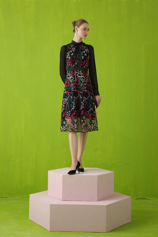 【伯妮斯茵】娴静刺绣蕾丝连衣裙 1S4073 商品图4