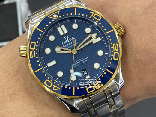 OM欧米茄全新海马300米42mm ，om购入原版1-1开模打造。男士腕表，自动机械机芯，硅胶表带，透底。 商品图8