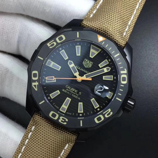 V6豪雅泰格300米竞潜。同步官方新款，材料规格均与正品一致，采用蓝宝石镜面及抗腐蚀陶质表圈，直径41mm 商品图6