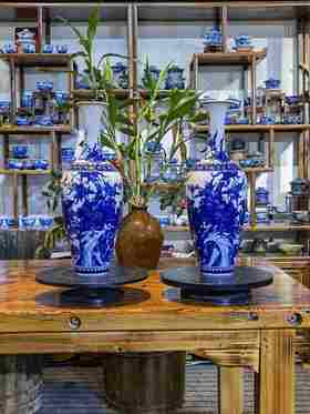 曹细毛：釉下彩青花<锦鸡牡丹富贵图>