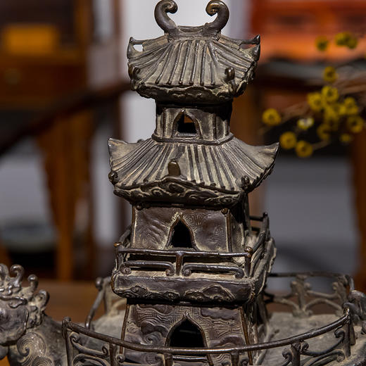 清 铜凤头龙尾宝塔形香薰 商品图1