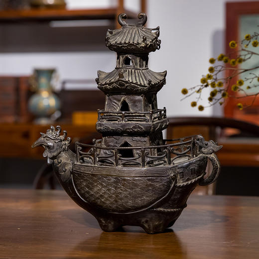清 铜凤头龙尾宝塔形香薰 商品图4