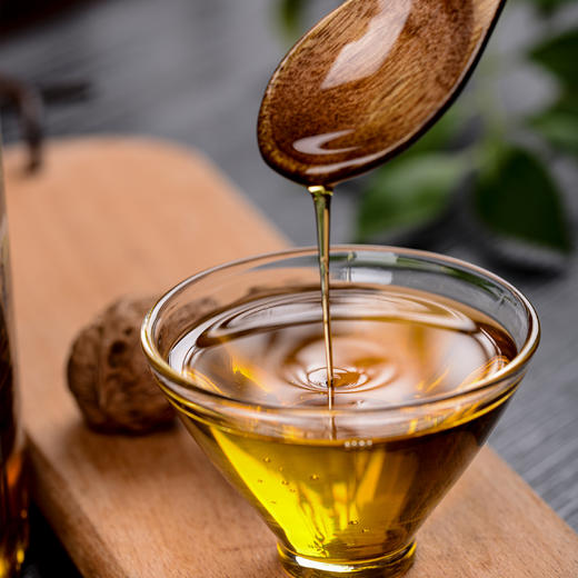 云南玉溪 泉乡老磨坊 浓香核桃油（烧烤油碟调味专用)包邮 商品图7