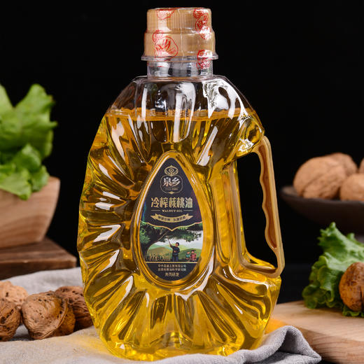 云南玉溪泉乡老磨坊 冷榨核桃油（塑料瓶） 750ml 包邮 商品图0