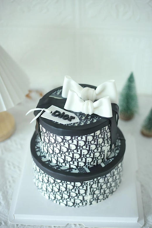 dior奢侈奶油蛋糕 商品图1