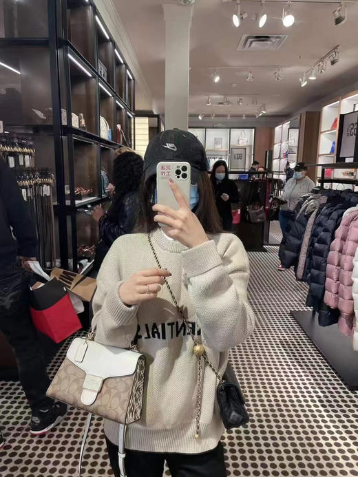 超级好看！💰1350✈️Coach 新款Pepper沙漏包 高级感扑面而来 商品图6