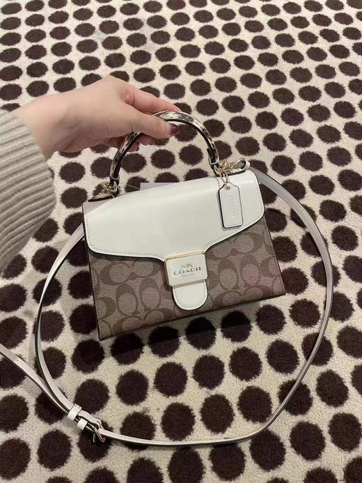 超级好看！💰1350✈️Coach 新款Pepper沙漏包 高级感扑面而来 商品图7