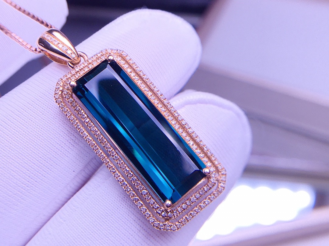 2克 天然蓝碧玺吊坠