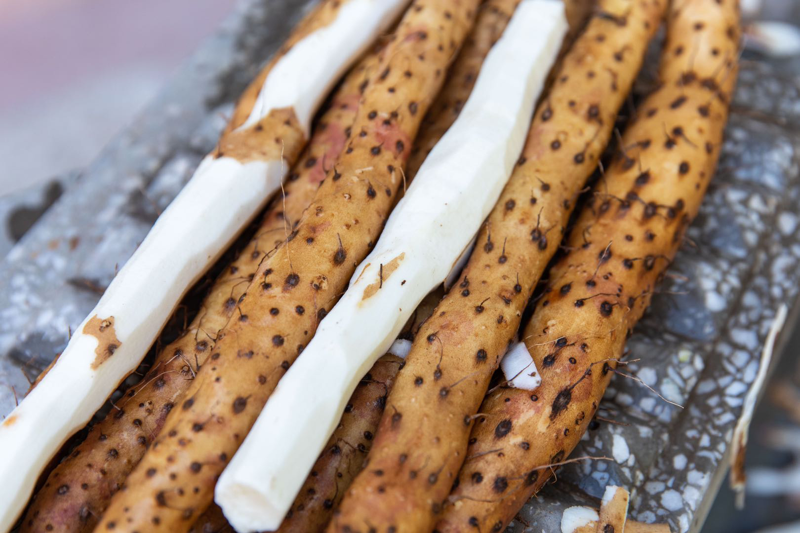 【产地直发】温县垆土铁棍山药  外貌不佳但口感好  软糯香甜，长度不同口感相同，产地直发，运输路上折断不售后，收货后一定要取出来放冰箱冷藏，放坏不售后！介意慎拍