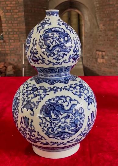 杜芳星:团龙葫芦瓶 商品图0