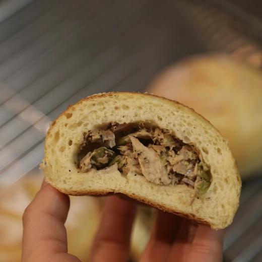 酸黄瓜金枪鱼米面包 商品图2