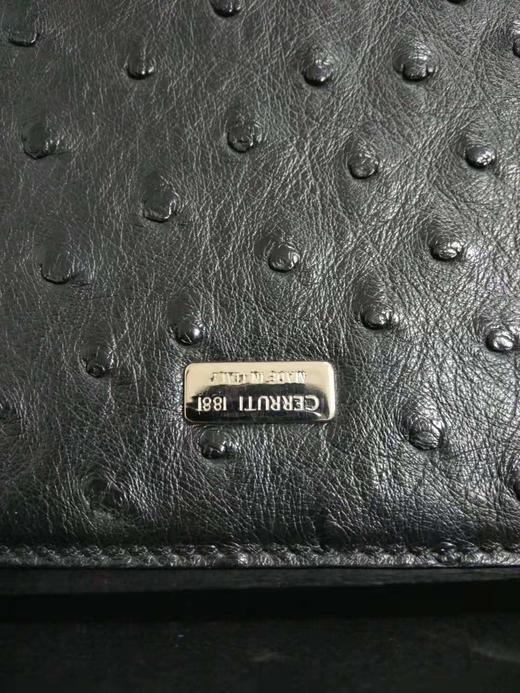 C25K31001199FRE  卓诺迪CERRUTI 1881 黑色鳄鱼纹高档手抓包【金属微花】 商品图6