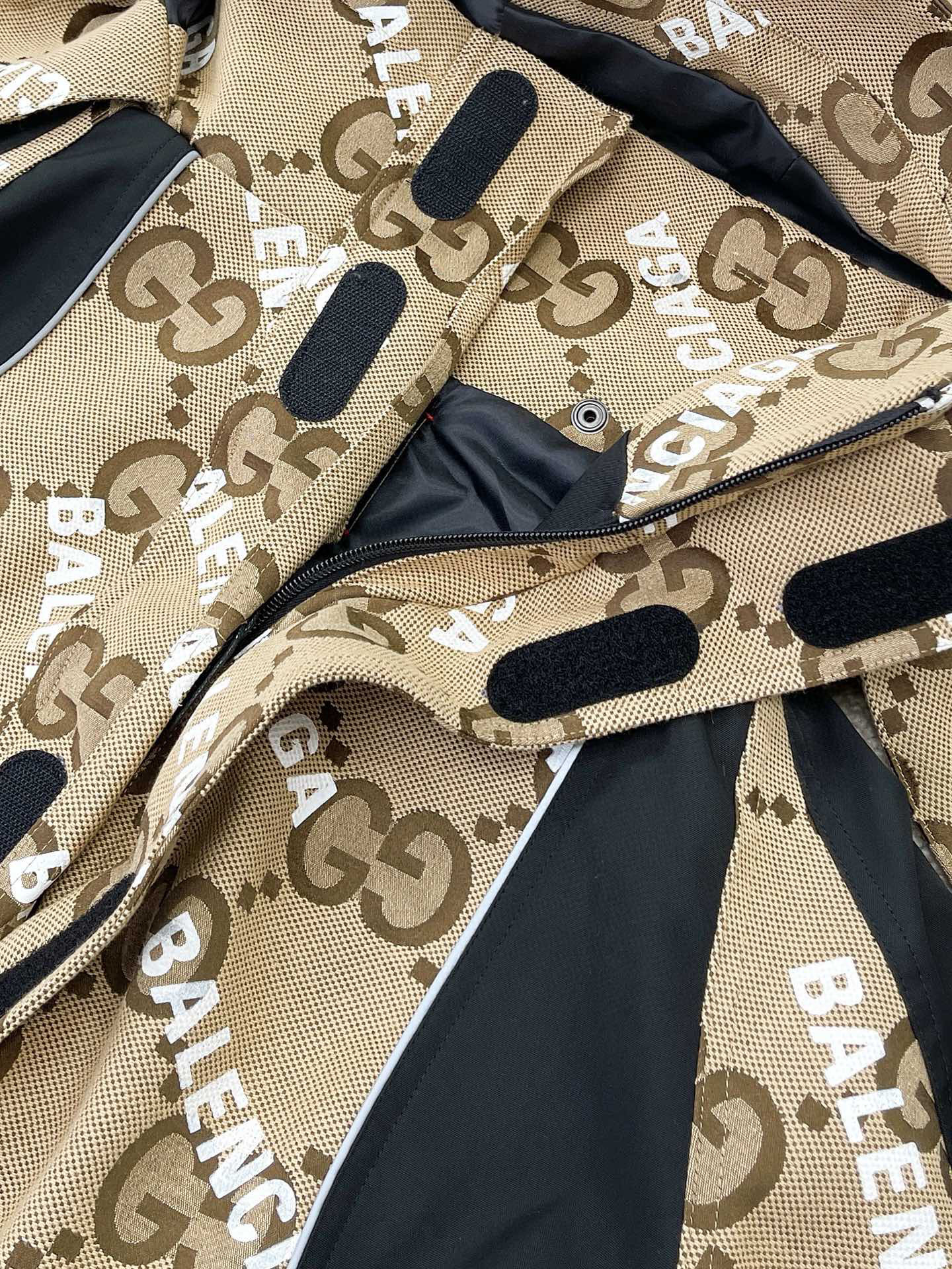 gucci balenciaga联名 反光条满老花冲锋衣连帽外套