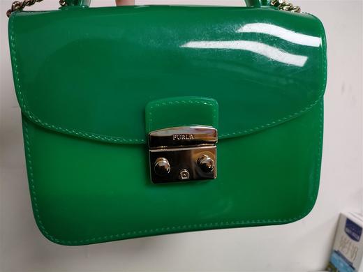 8051510904496  FURLA  CANDY 新款女包时尚果冻包迷你斜挎包  规格: 17*13*7cm【瑕疵看图】 商品图3