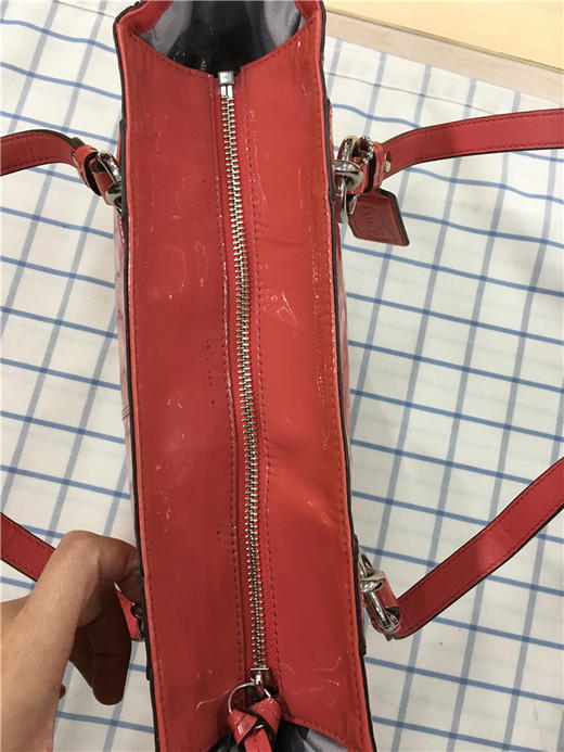 885135718255 蔻驰COACH女款浅红时尚手袋（脏污、染色） 商品图3